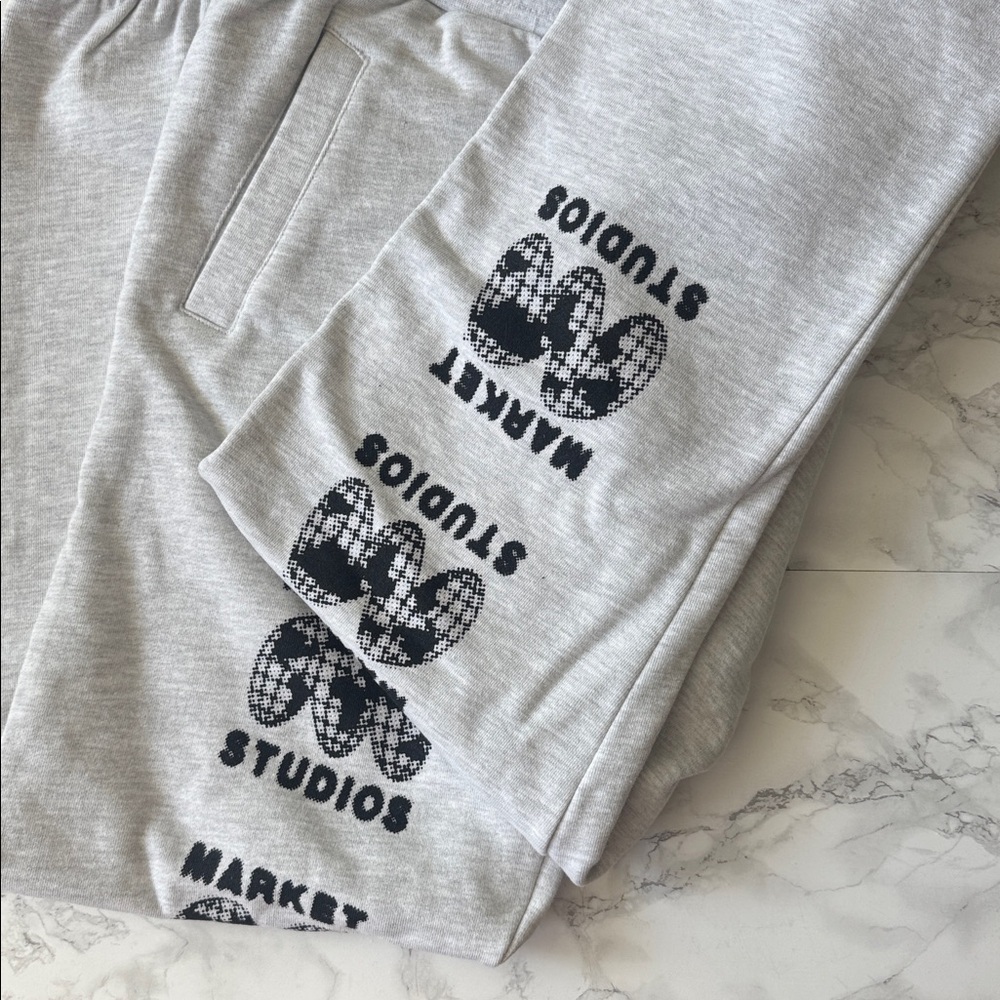 NWT MARKET Studios Graphic Sweatpants Joggers Medium - Picture 3 of 3